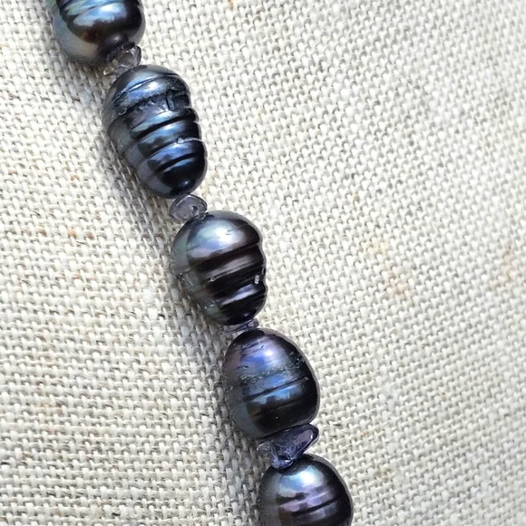 Genuine black sea pearl necklace - Picture 5 of 9